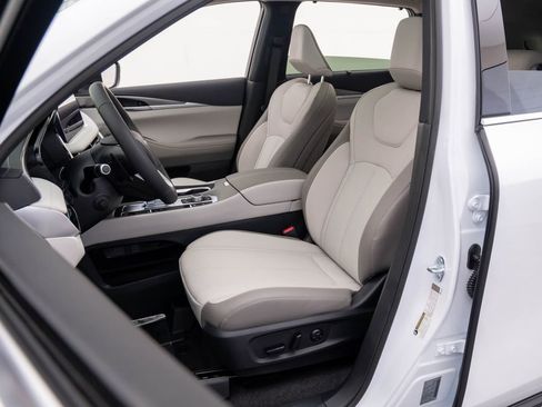 Certified 2026 INFINITI QX60 Luxe w/ Cargo Package AWD/4WD image 18