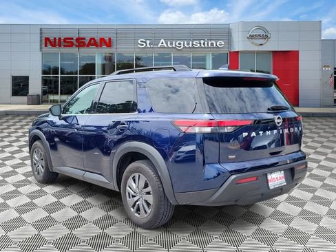 Certified 2025 Nissan Pathfinder SV FWD image 4