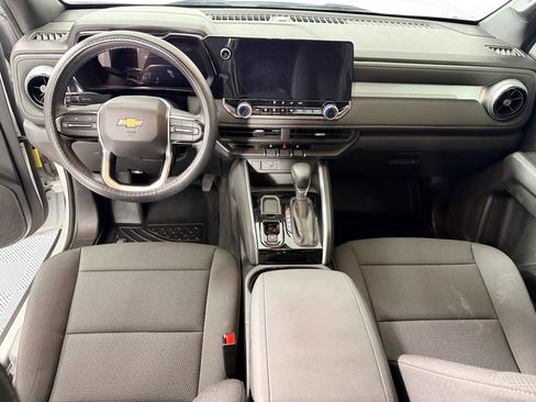 Used 2024 Chevrolet Colorado LT w/ LT Convenience Package image 18