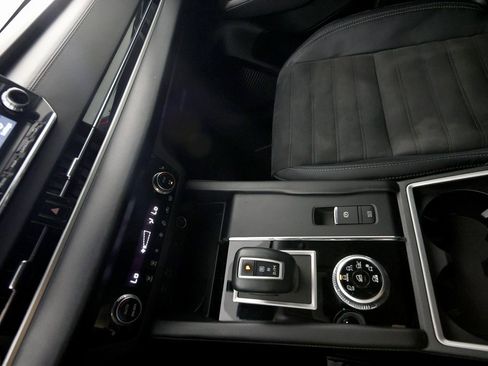 Used 2022 Mitsubishi Outlander SE image 34