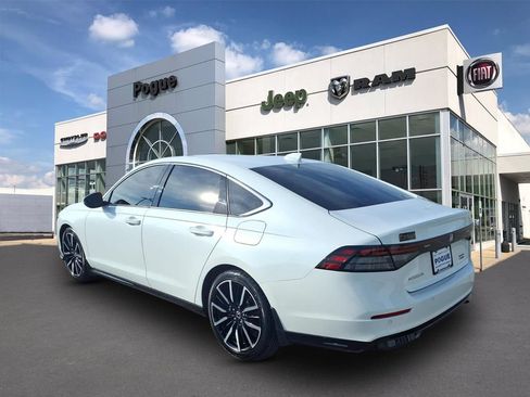 Used 2023 Honda Accord Touring image 5