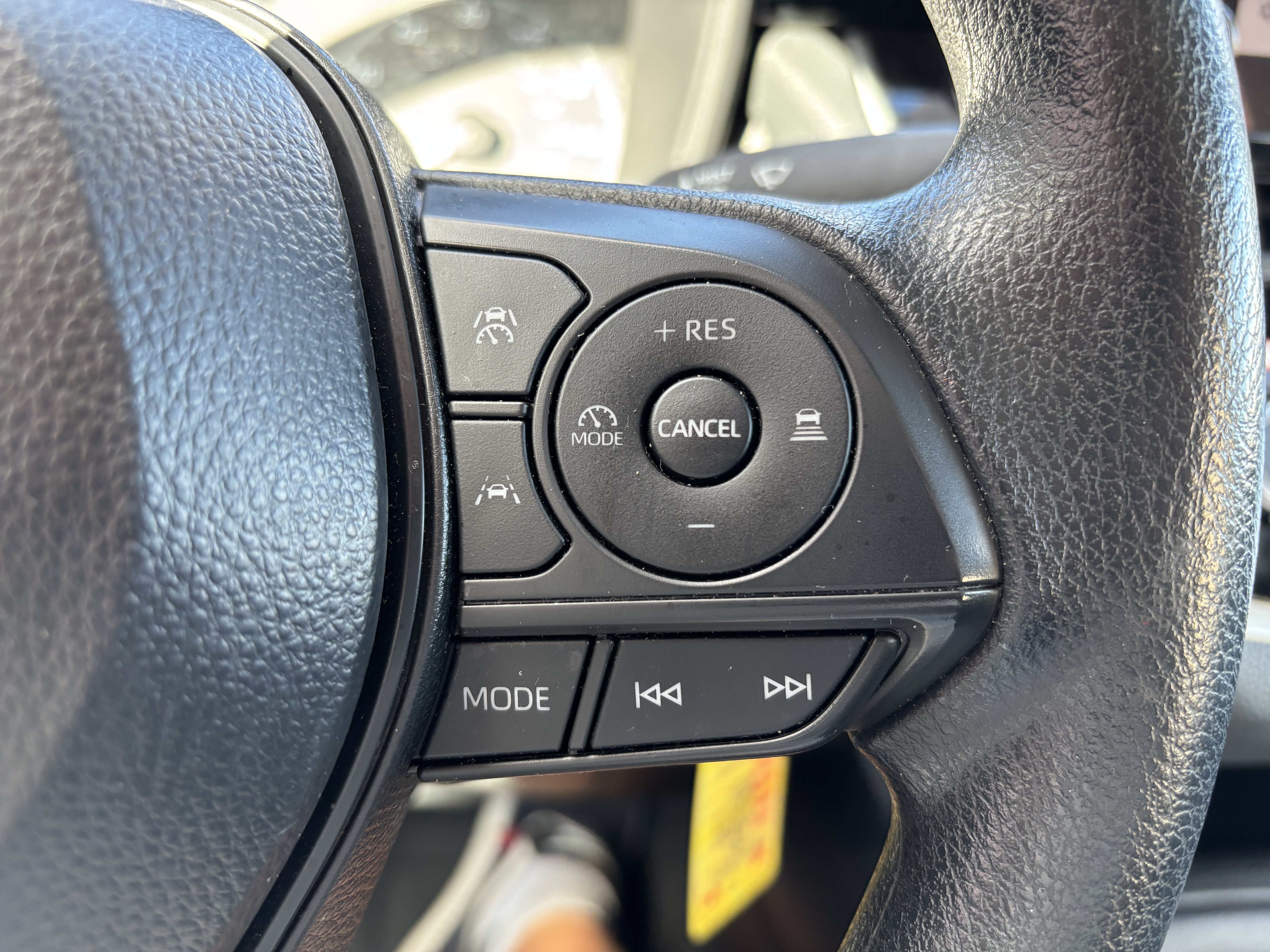 Used 2025 Toyota Corolla LE FWD image 20