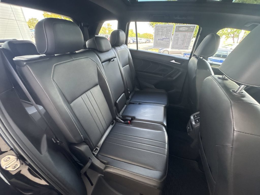 Used 2022 Volkswagen Tiguan SE R-Line FWD image 27