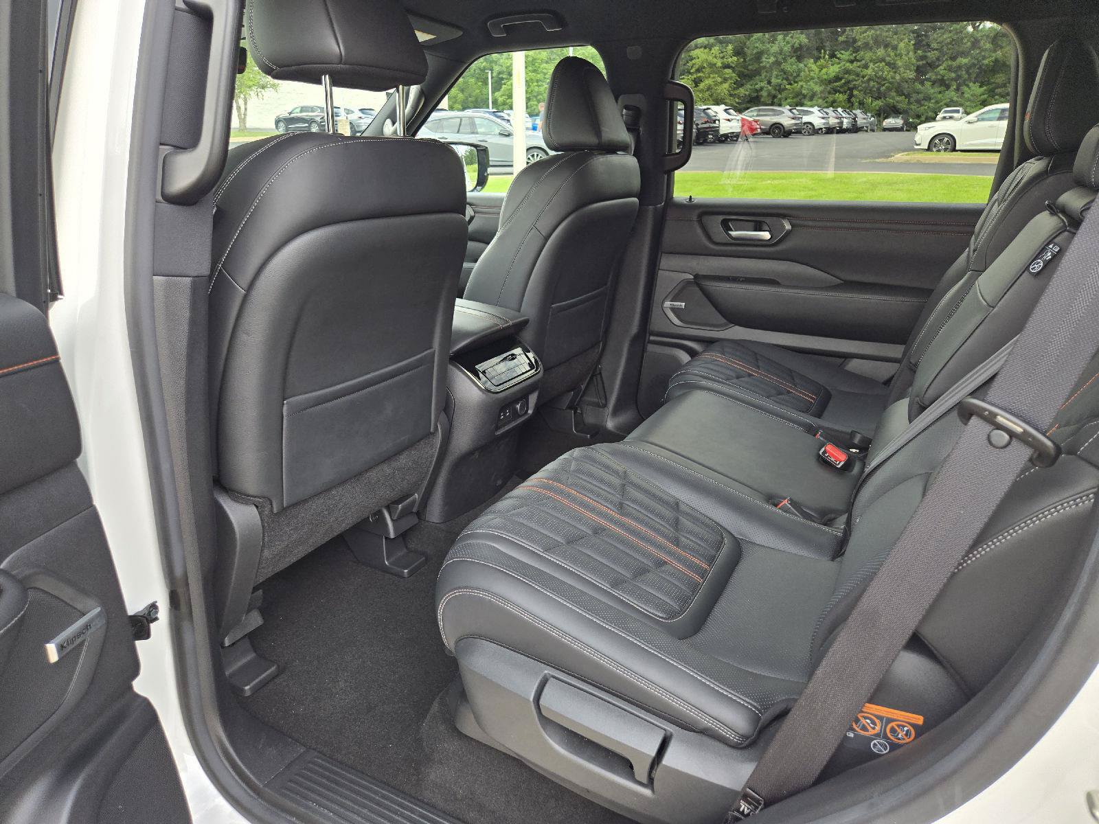 Used 2025 Nissan Armada PRO-4X AWD/4WD image 26