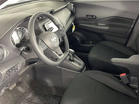 New 2025 Nissan Kicks Play S FWD image 11