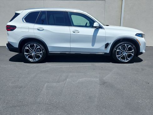 New 2026 BMW X5 sDrive40i w/ Premium Package RWD image 3