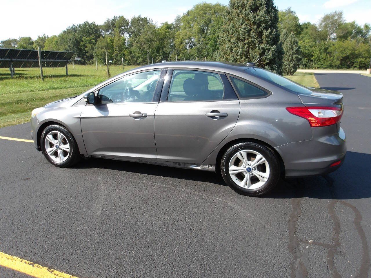 Used 2014 Ford Focus SE FWD image 11
