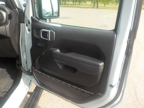 Used 2023 Jeep Wrangler Sport image 14