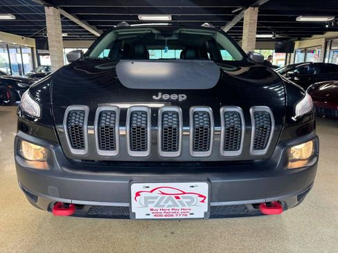 Used 2016 Jeep Cherokee Trailhawk w/ Leather Interior Group AWD/4WD image 2