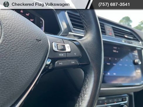 Used 2019 Volkswagen Tiguan SEL w/ 3rd Row Seat Package AWD/4WD image 39