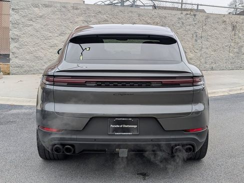 Certified 2025 Porsche Cayenne image 5