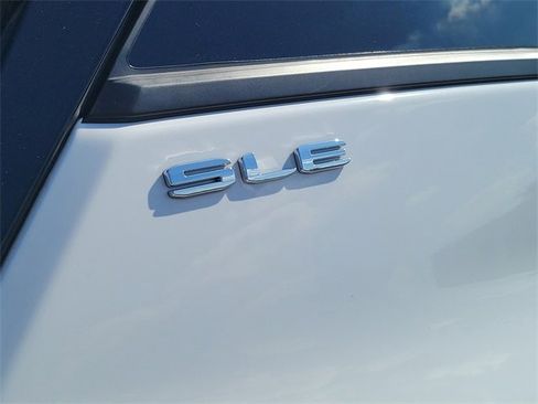 Certified 2024 GMC Terrain SLE image 5