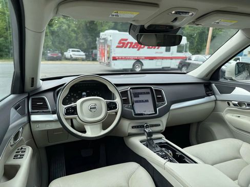 Used 2016 Volvo XC90 T5 Momentum image 47