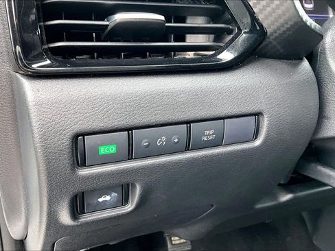 Certified 2024 Nissan Sentra SV FWD image 31