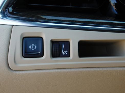 Used 2019 Cadillac XT5 FWD image 26