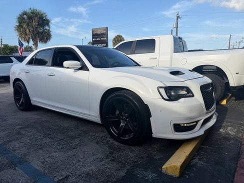 Used 2021 Chrysler 300 S w/ S Model Appearance Package RWD image 2