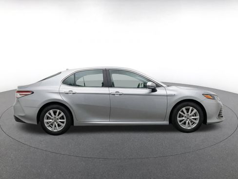 Used 2025 Toyota Camry LE FWD image 10