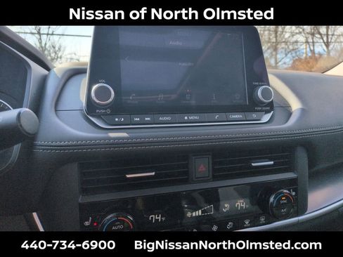 Used 2023 Nissan Rogue SV w/ SV Premium B Package image 17