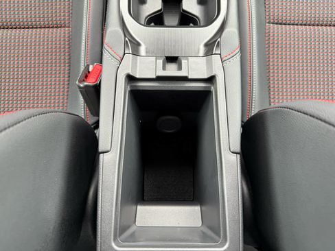 Used 2025 Nissan Kicks SR image 28