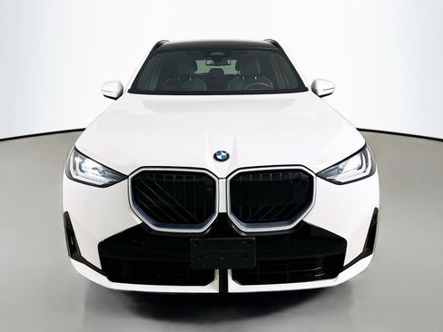 Used 2025 BMW X3 xDrive30i w/ Premium Package AWD/4WD image 2
