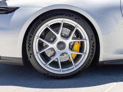 Used 2026 Porsche 911 GT3 RWD image 8