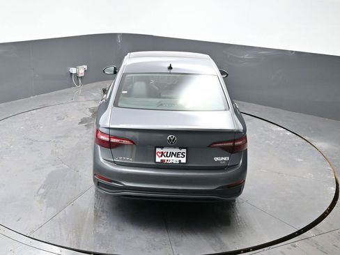 Used 2024 Volkswagen Jetta SE image 49