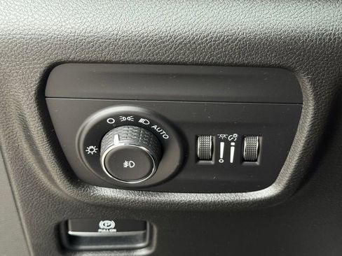 Used 2021 Jeep Grand Cherokee L Limited image 23