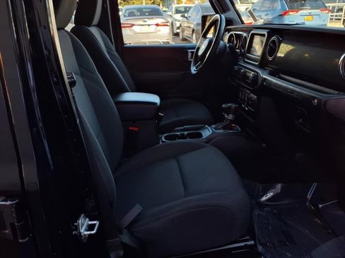 Used 2019 Jeep Wrangler Unlimited Sport image 24