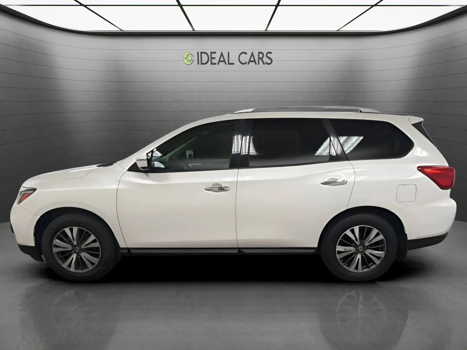 Used 2017 Nissan Pathfinder SV w/ Trailer Tow Package AWD/4WD image 8