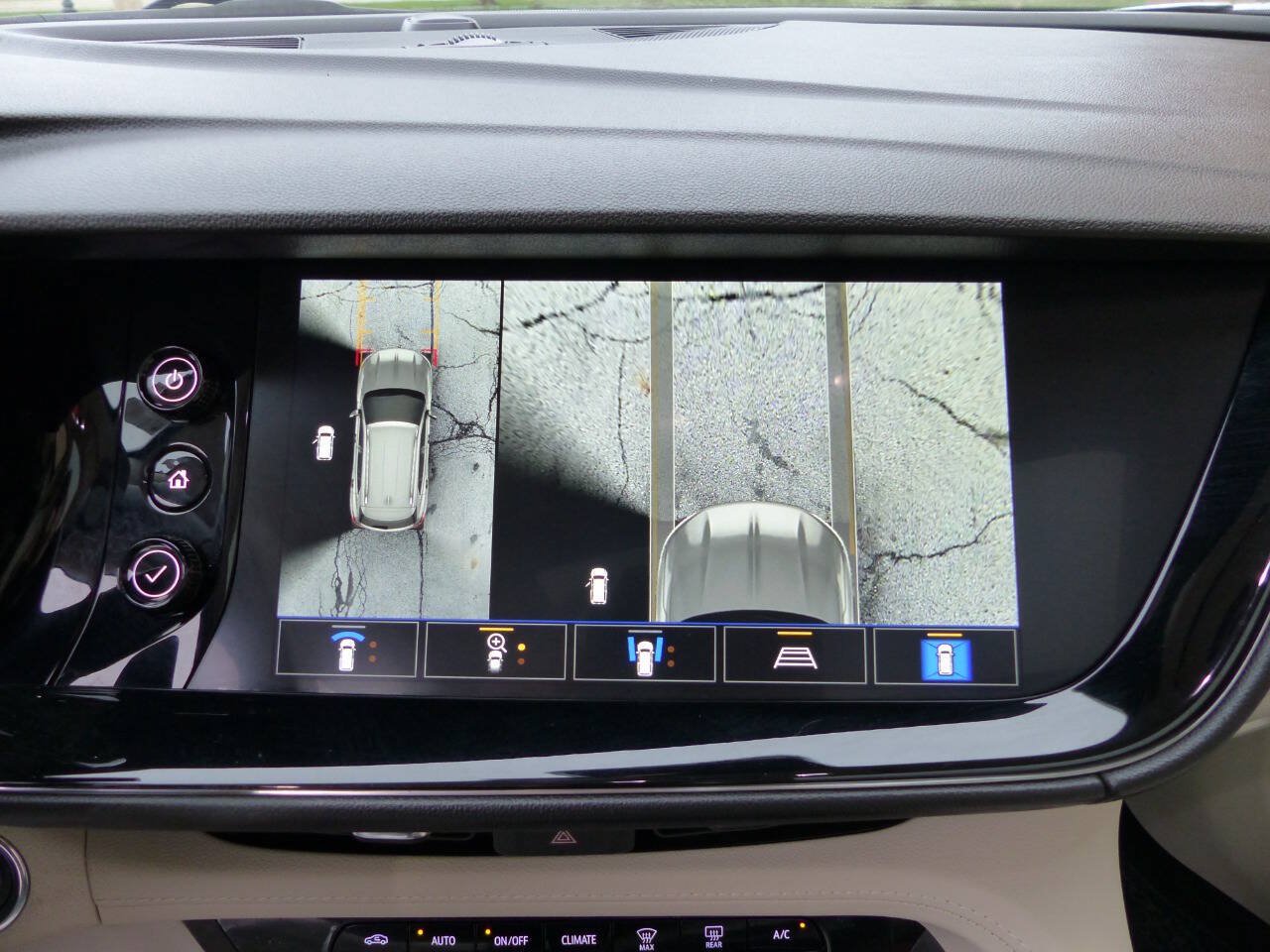 Used 2023 Buick Envision Avenir AWD/4WD image 37