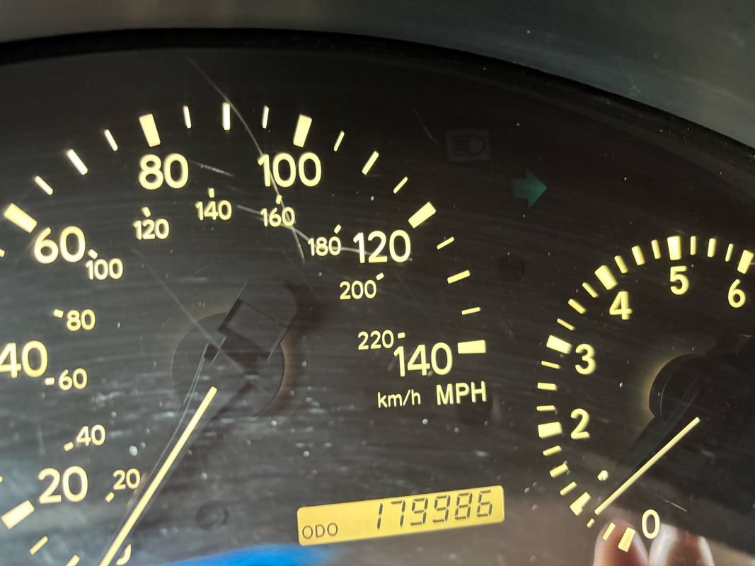 Used 2000 Lexus RX 300 w/ Limited Pkg FWD image 8