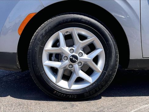 Used 2022 Kia Soul LX w/ Technology Package FWD image 9