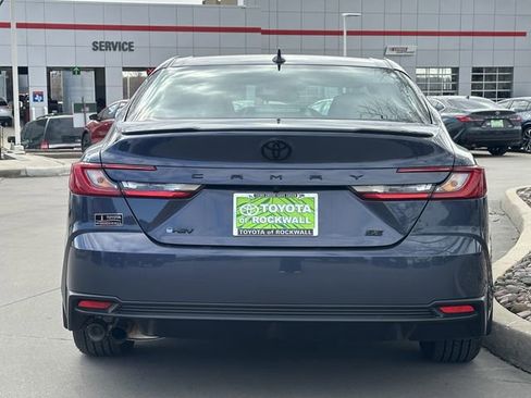 Used 2026 Toyota Camry SE w/ Convenience Package image 4
