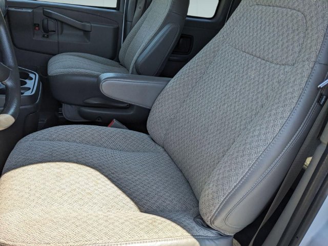 Used 2025 Chevrolet Express 3500 LT w/ LT Preferred Equipment Group RWD image 12