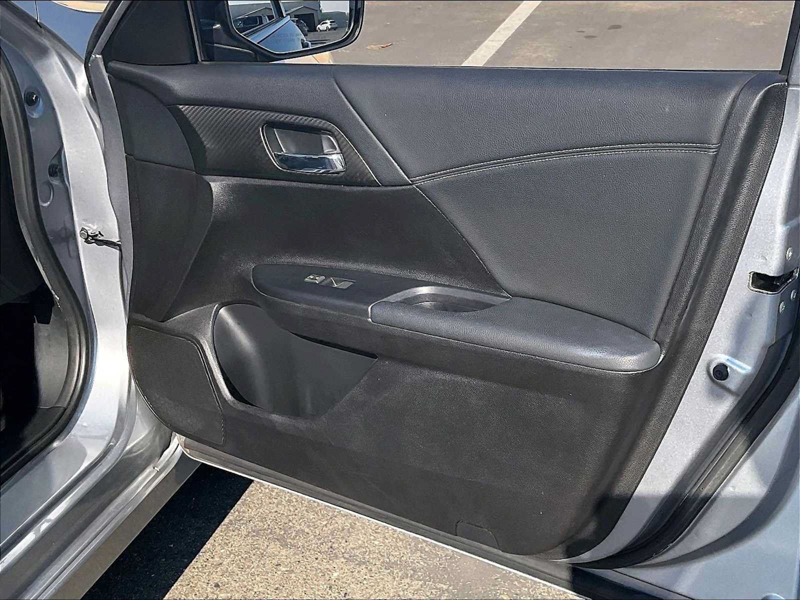 Used 2017 Honda Accord Sport image 25