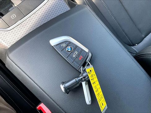 Certified 2025 BMW 330i Sedan image 14