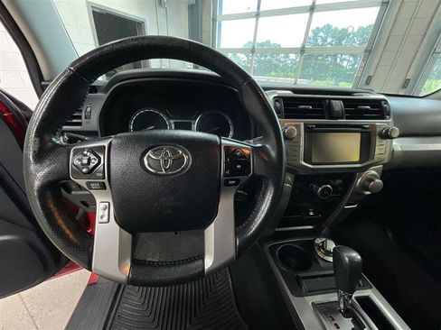 Used 2014 Toyota 4Runner SR5 AWD/4WD image 14