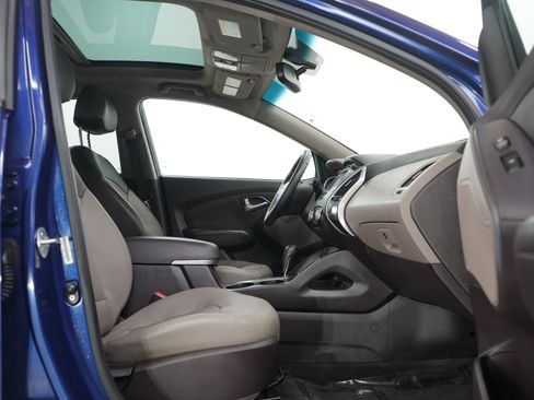 Used 2013 Hyundai Tucson Limited w/ Premium Pkg AWD/4WD image 11