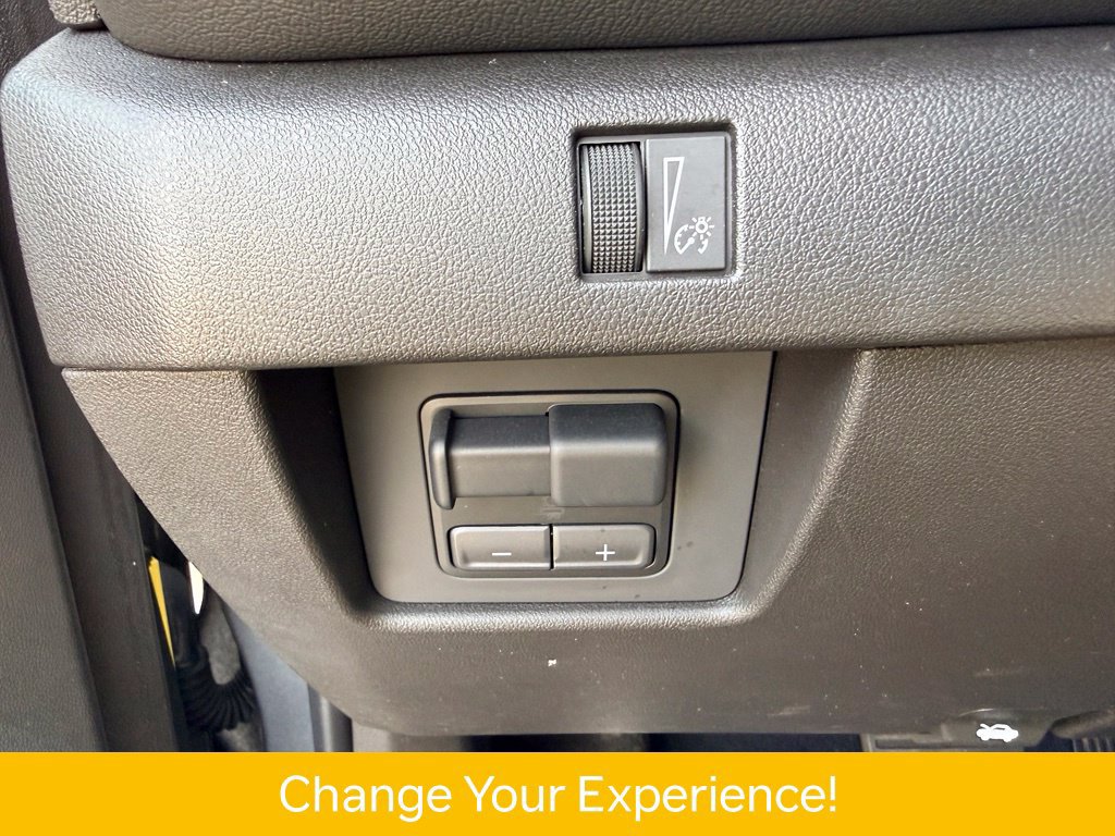 Used 2024 Chevrolet Colorado LT w/ LT Convenience Package II RWD image 27