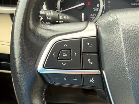 Used 2021 Toyota Highlander XLE AWD/4WD image 21