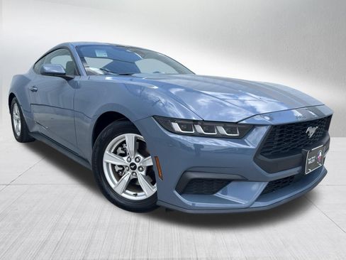 Used 2024 Ford Mustang Coupe RWD image 3