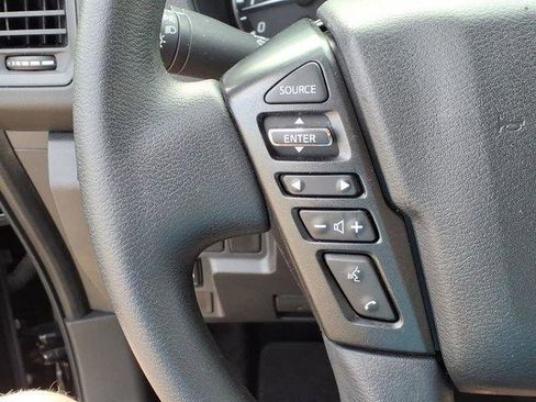 Used 2022 Nissan Frontier S w/ Technology Package AWD/4WD image 13