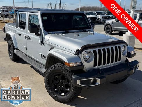 Used 2023 Jeep Gladiator Sport image 4