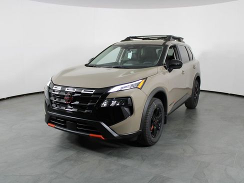 New 2026 Nissan Rogue SV AWD/4WD image 2