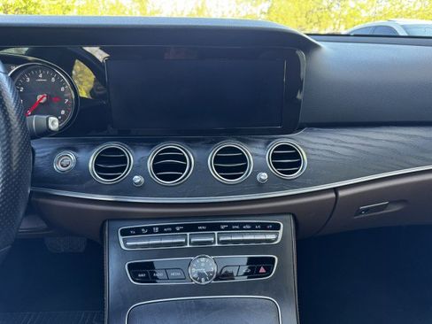 Used 2018 Mercedes-Benz E 400 4MATIC Wagon image 31