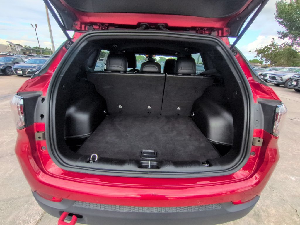 Used 2025 Jeep Compass Trailhawk AWD/4WD image 25