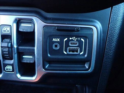 Used 2020 Jeep Wrangler Unlimited Sport S image 19