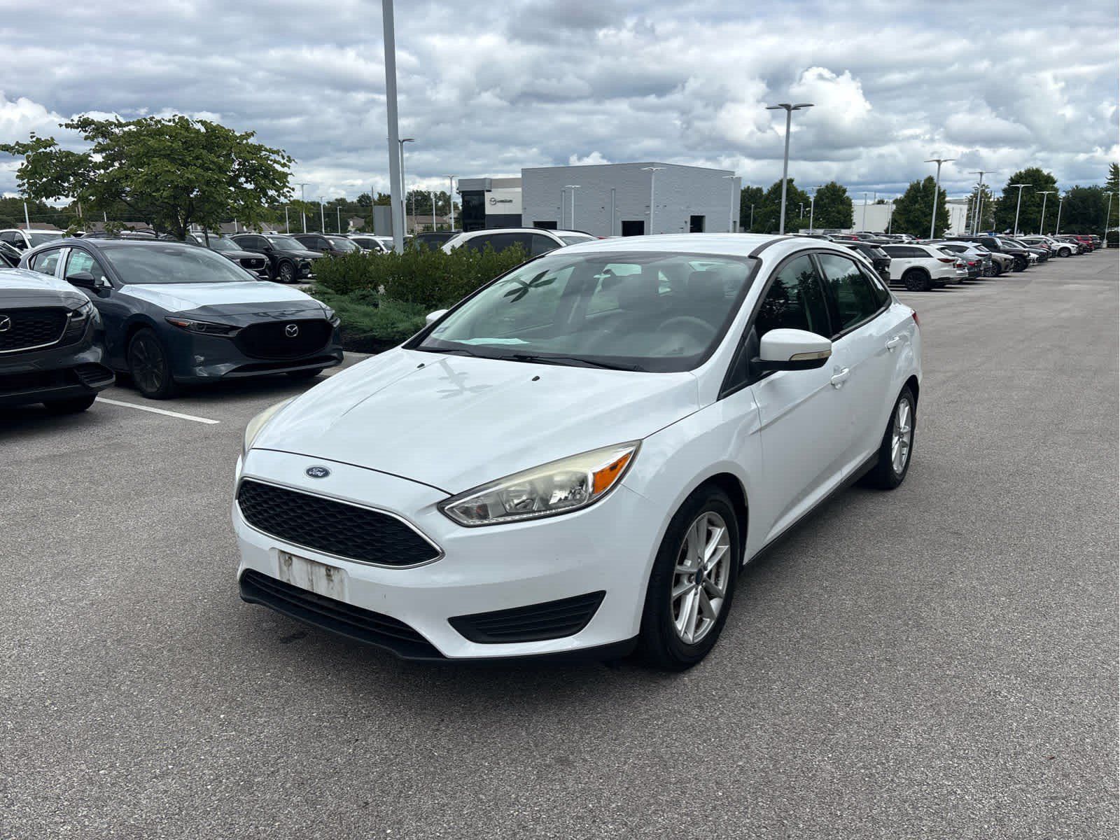 Used 2016 Ford Focus SE FWD image 2