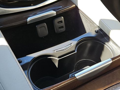 Used 2018 Cadillac Escalade Premium Luxury image 26