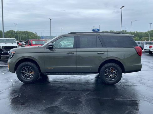 Used 2025 Ford Expedition Tremor AWD/4WD image 2